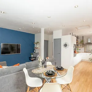  Apartment Vibrant Centre Living United Kingdom